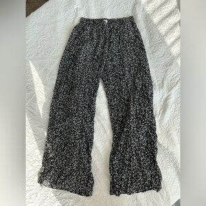High-waisted, flowy, patterned, Roxy pants